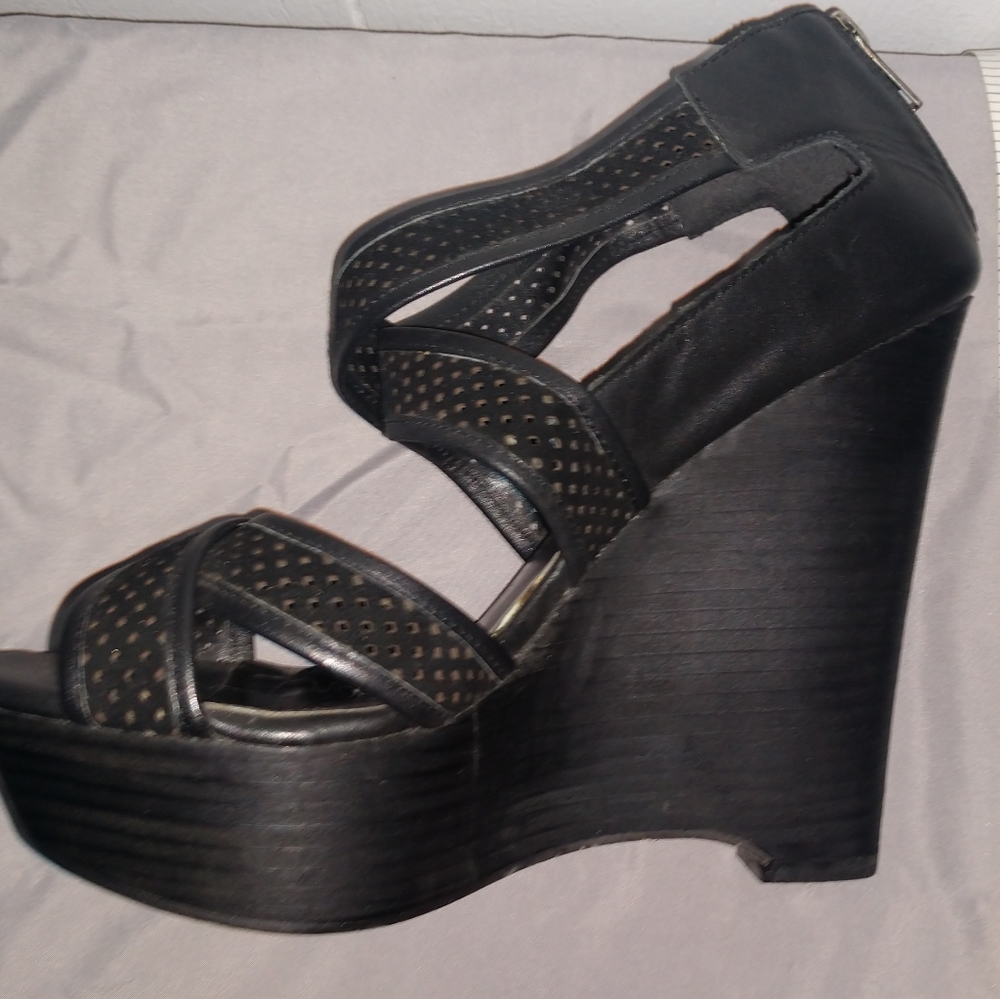 Type Z Wedge Sandals 9M